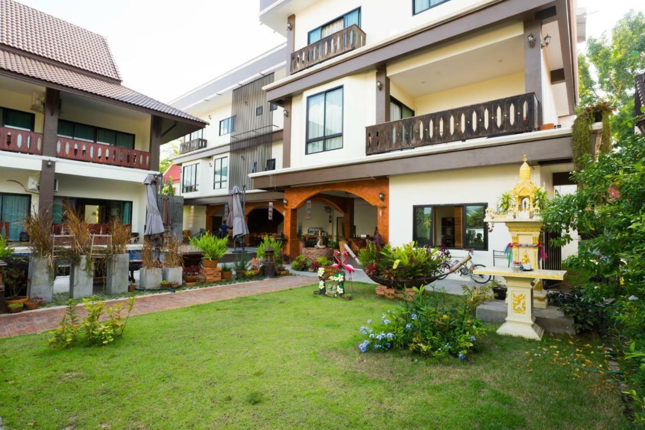 Sriananpura Chiang Mai Exterior foto